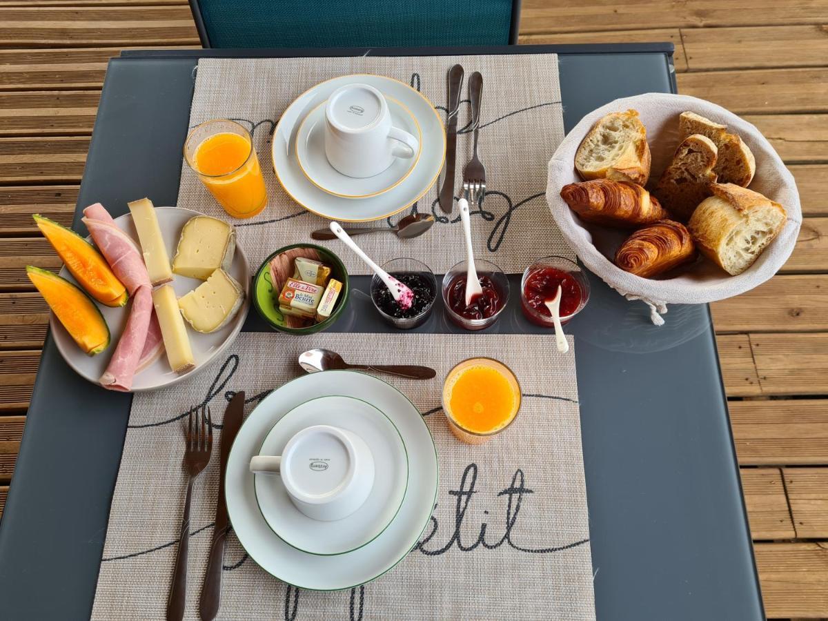 Le Petit Chene Guest house *